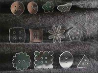 Embellissement Scrap Poignée de Boutons en Transparence